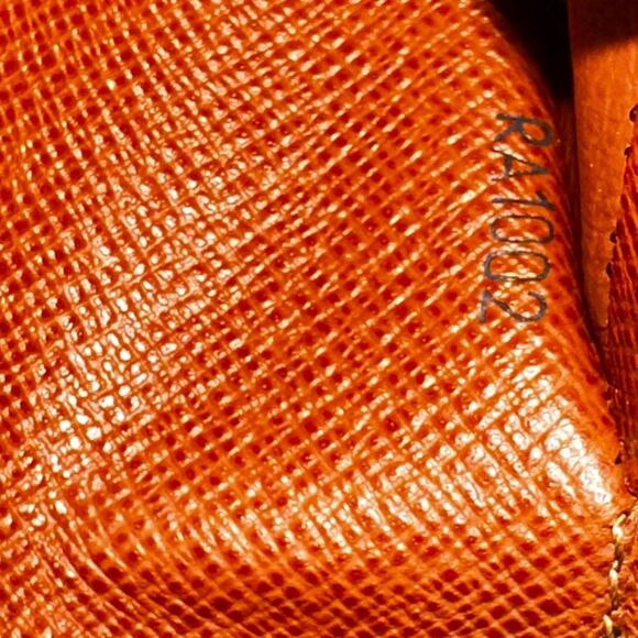 Authentic Louis Vuitton Porte Monnaie Monogram Wallet - Picture 2 of 14